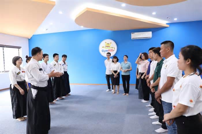 Cán bộ, đoàn viên Công đoàn quận Long Biên được đào tạo hạt nhân văn hóa