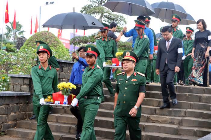 Đường sắt vận chuyển miễn phí hài cốt liệt sĩ, miễn vé cho thân nhân đi cùng