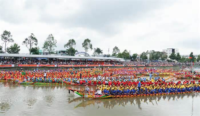 Khai mạc giải đua ghe ngo có đông vận động viên nhất Việt Nam