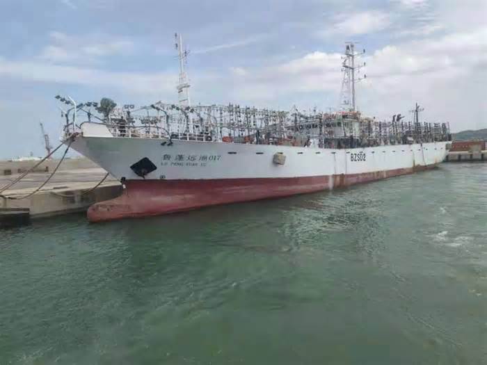 Tàu cá Trung Quốc chìm ở Ấn Độ Dương, 39 thuyền viên mất tích