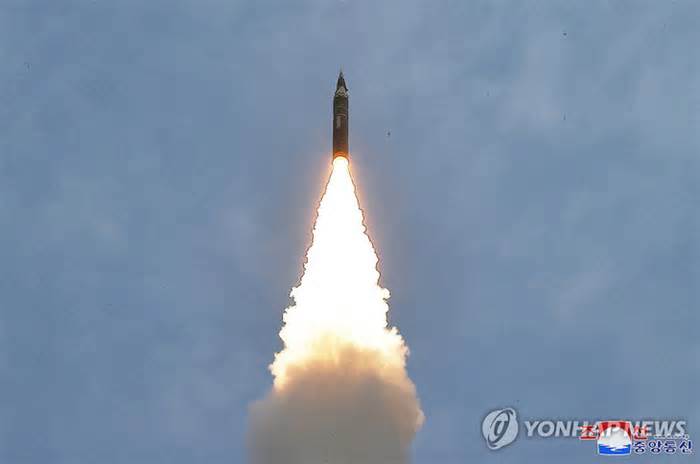 Triều Tiên vừa phóng một số tên lửa đạn đạo tầm ngắn