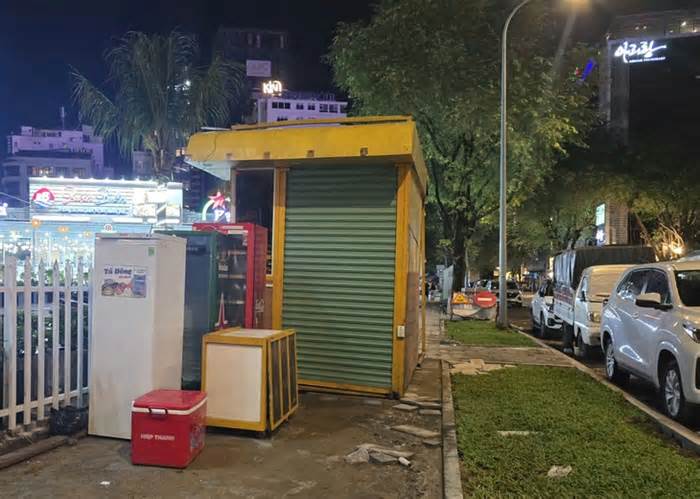 Hy hữu nhà vệ sinh công cộng 'biến mất' đã xuất hiện trở lại