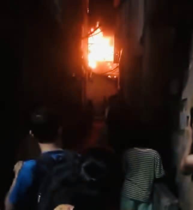 Cháy nhà 3 tầng trong ngõ sâu phố Trương Định lúc rạng sáng