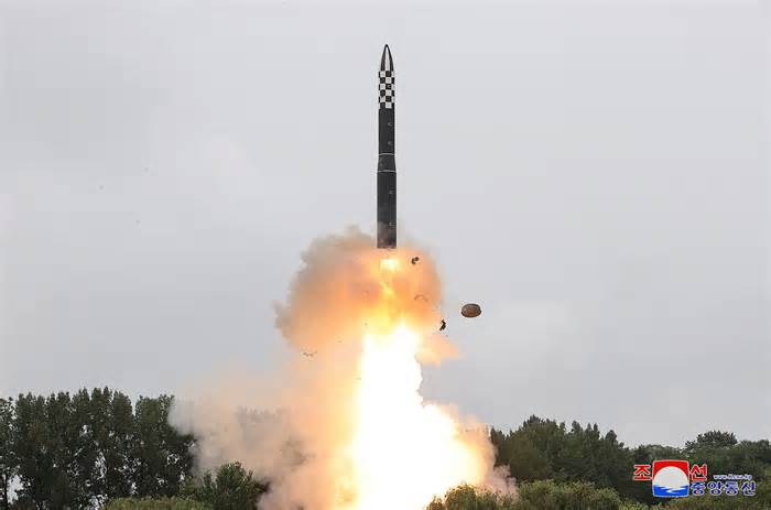 Hàn Quốc nói Triều Tiên phóng vệ tinh do thám quân sự