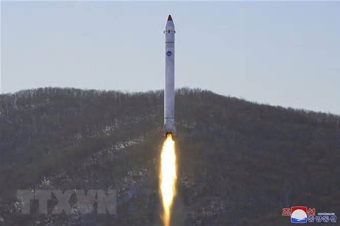 Nhật Bản kêu gọi Triều Tiên hủy bỏ kế hoạch phóng vệ tinh