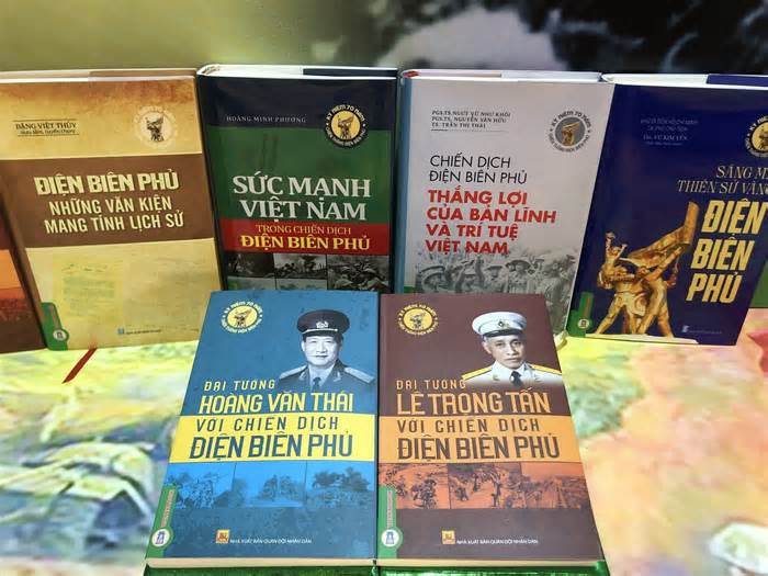Ra mắt bộ sách kỷ niệm chiến thắng Điện Biên Phủ
