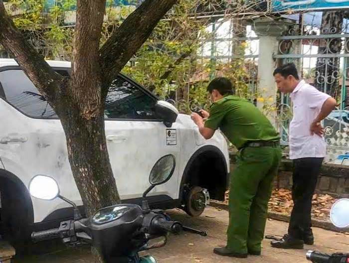 Lái ô tô đi trộm 4 bánh xe ô tô, lãnh án 9 tháng tù