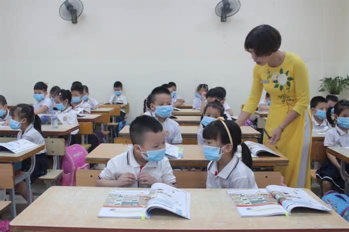 300 giáo viên Hà Nội bức xúc quy định thăng hạng: Bộ GD&ĐT nêu giải pháp