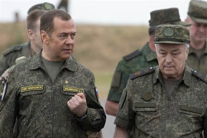 Ông Medvedev chỉ trích cam kết của NATO với Ukraine