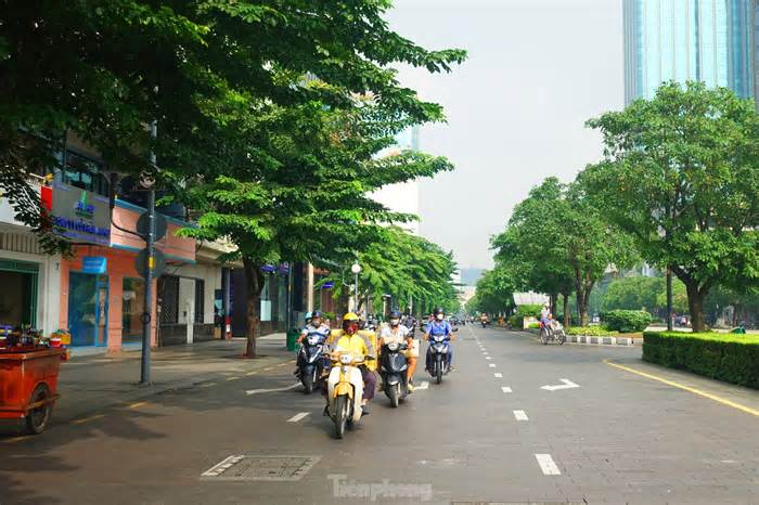 TPHCM cấm xe vào đường Nguyễn Huệ liên tục trong 3 ngày