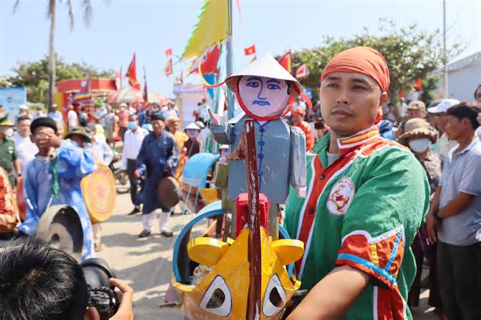 Tri ân công đức những hùng binh Hoàng Sa