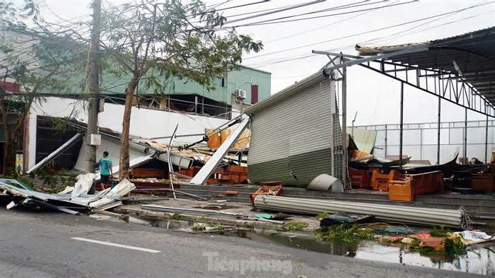 Hơn 17 tỷ đồng xây, sửa nhà cho hộ nghèo bị bão số 3 tàn phá ở Hải Phòng