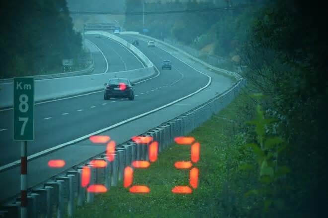 Chạy xe ô tô quá tốc độ quy định trên 35km/h bị phạt bao nhiêu tiền?