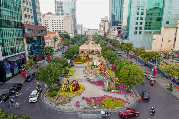 TPHCM muốn làm mái che nắng ở phố đi bộ Nguyễn Huệ, công viên Bến Bạch Đằng