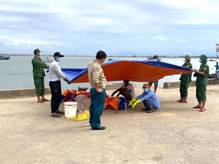 Vừa tìm thấy thi thể học sinh lớp 9 thứ 2 bị sóng cuốn trên biển