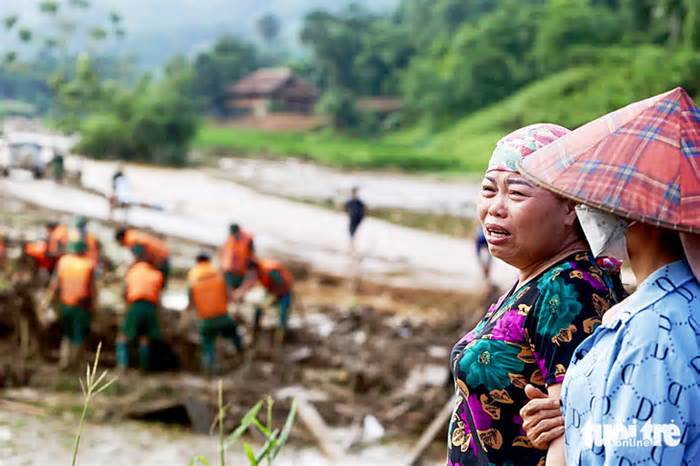 Mưa bão, sạt lở đất làm 336 người chết và mất tích, hơn 200.000 nhà dân thiệt hại, ngập lụt