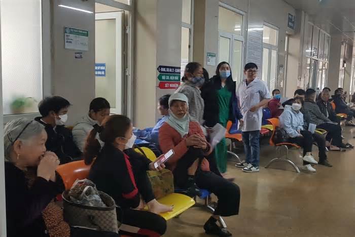 Thiếu thuốc, vật tư y tế tại Ninh Bình: Trong hết ngoài còn