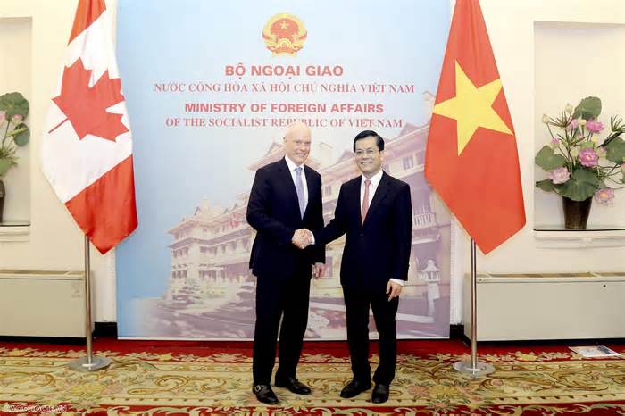 Tham khảo chính trị Việt Nam-Canada cấp Thứ trưởng Ngoại giao lần thứ ba