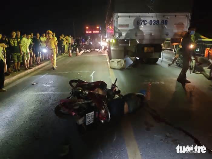 Một buổi tối xảy ra 2 vụ tai nạn giao thông làm 2 người chết