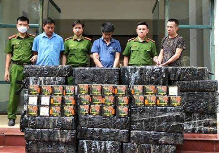 Nghệ An: Phá đường dây buôn bán nửa tấn pháo nổ