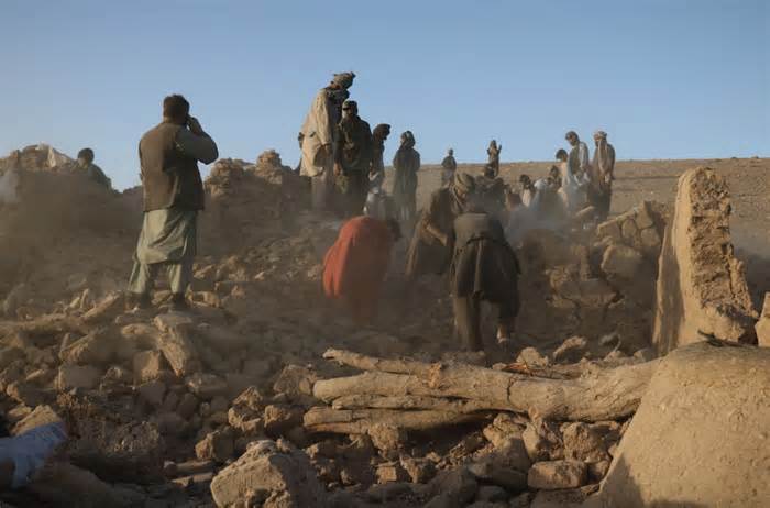 Động đất ở Afghanistan, hơn 100 người chết