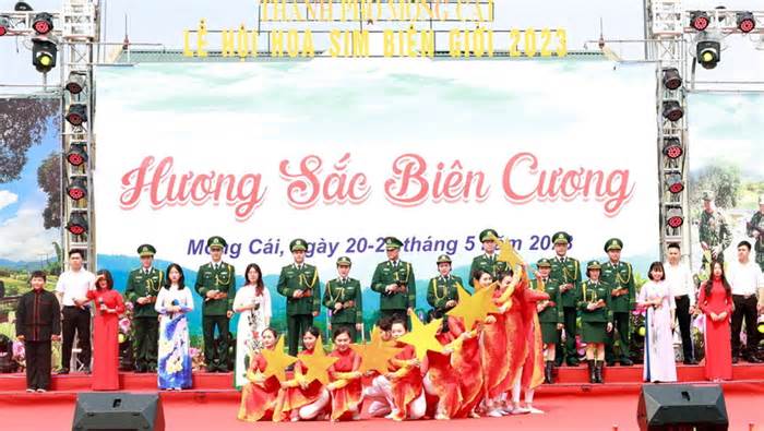 Rực rỡ Lễ hội Hoa sim biên giới năm 2023 tại tỉnh Quảng Ninh
