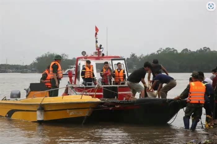 Tìm thấy thi thể thứ 2 trong vụ 4 người mất tích trên sông Chanh