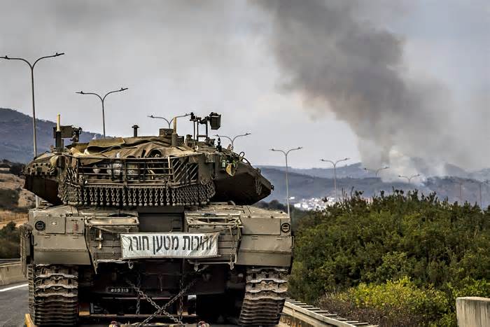 Hezbollah tuyên bố hạ 3 xe tăng, xua đuổi trực thăng Israel ở biên giới