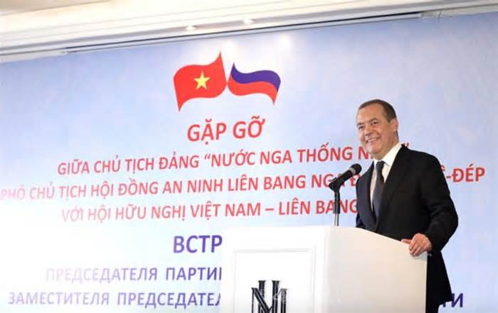 Chủ tịch Đảng Nước Nga Thống nhất Medvedev thăm Việt Nam