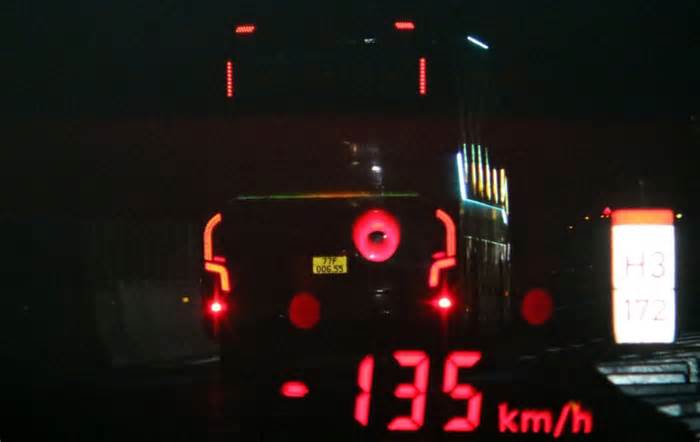 Xử phạt xe khách chạy tốc độ 135km/h trên cao tốc Vĩnh Hảo - Phan Thiết