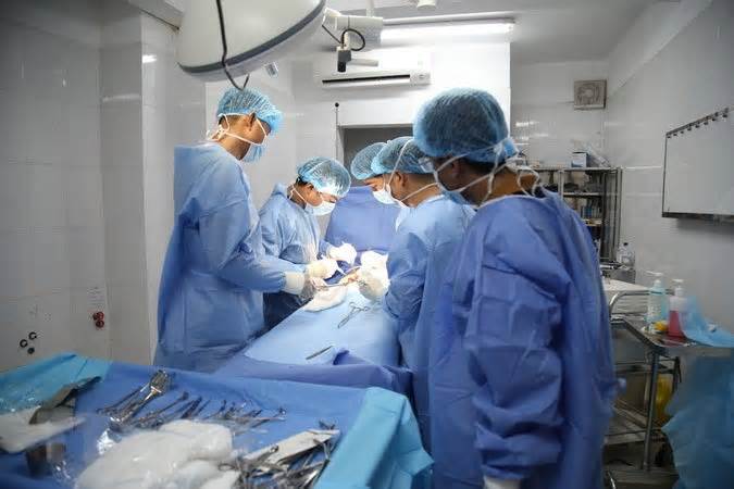 Khánh Hòa: Những chiến sỹ áo trắng ở Trung tâm Y tế thị trấn Trường Sa