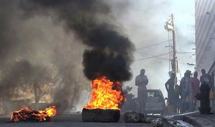 Băng đảng Haiti tấn công nhà tù, hàng nghìn phạm nhân đào tẩu