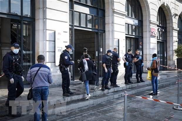 Chính phủ Pháp cảnh báo nguy cơ tái diễn biểu tình chống cảnh sát
