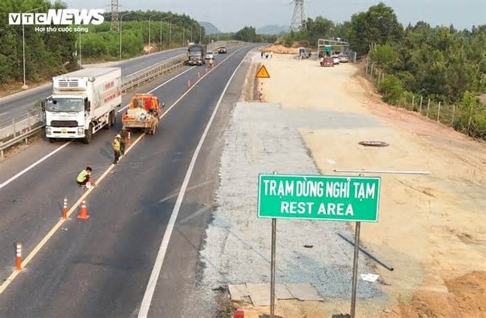 Hoàn thành 2 trạm dừng nghỉ trên cao tốc Cam Lộ - La Sơn đúng dịp nghỉ lễ