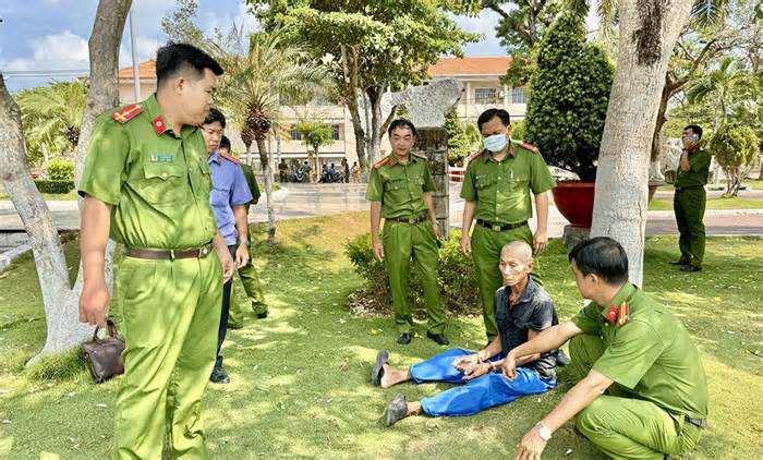 Ba người sống lang thang nhậu chung rồi cướp tiền, giết lẫn nhau