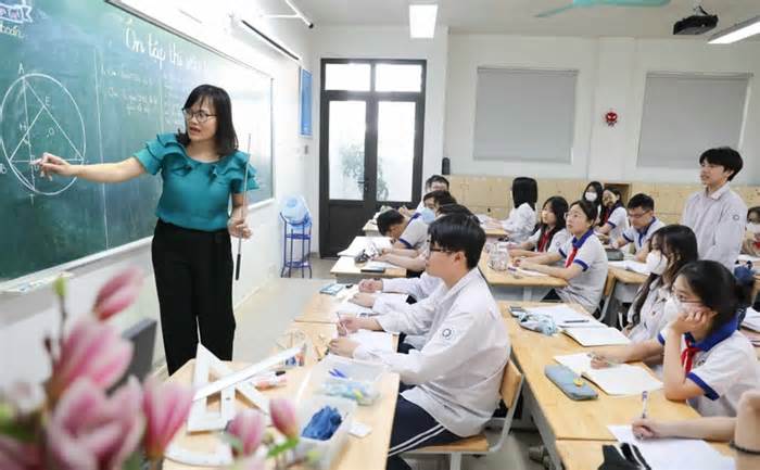 Hà Nội: Học sinh, phụ huynh căng thẳng trước cuộc đua vào lớp 10 công lập