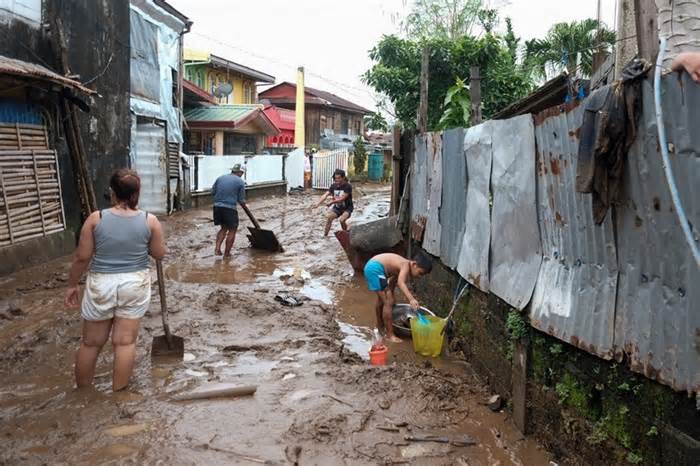 Bão Trà Mi mạnh lên gây thiệt hại nghiêm trọng tại Philippines, hướng tới đảo Hải Nam (Trung Quốc)