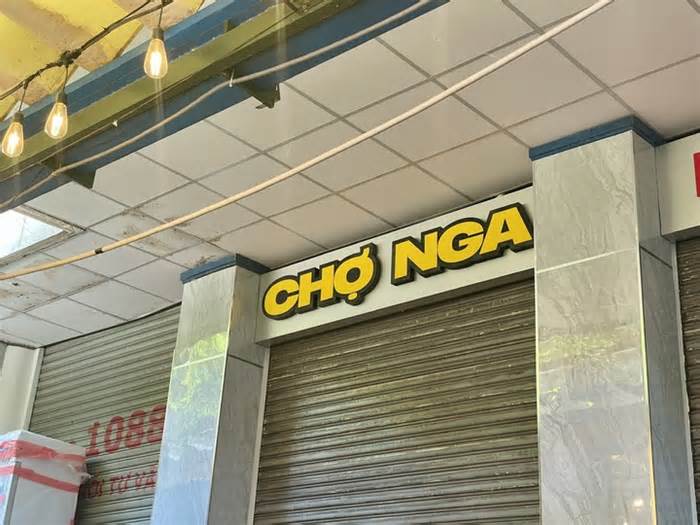 'Chợ Nga' vẫn chưa thể mở bán giữa tranh cãi khi dời về phường Sài Gòn