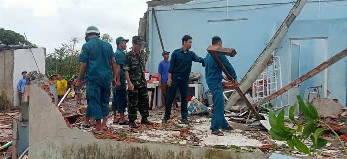 Kiên Giang: Mưa dông làm 266 nhà sập, tốc mái, thiệt hại hơn 9,6 tỉ đồng