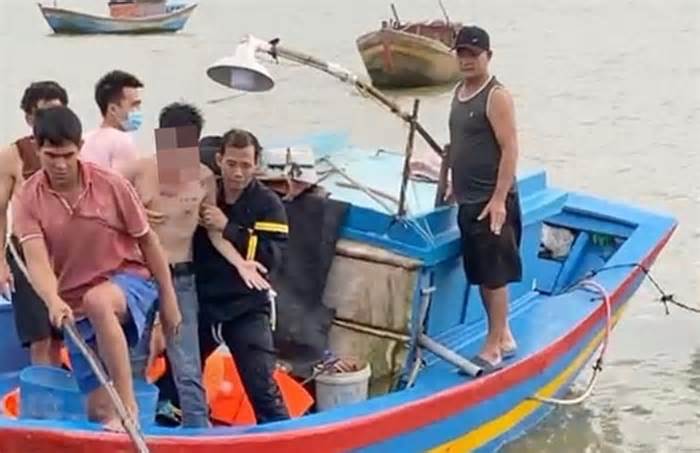 Bản tin 8H: Nhảy cầu Thị Nại, nam thanh niên được cứu sau hơn 1 giờ bơi