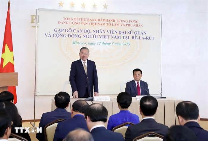 Tổng Bí thư Tô Lâm gặp cộng đồng người Việt tại Belarus