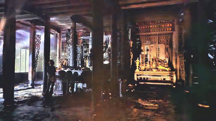 Một ngôi chùa tại Huế bốc cháy trong đêm