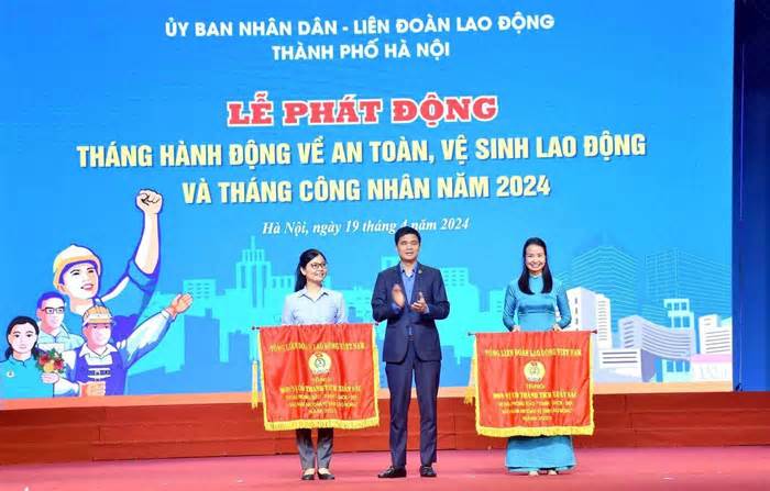 Khoảng 1.000 người tham gia lễ phát động Tháng Công nhân