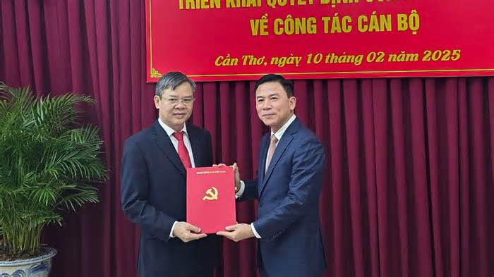 Triển khai quyết định của Ban Bí thư về công tác cán bộ