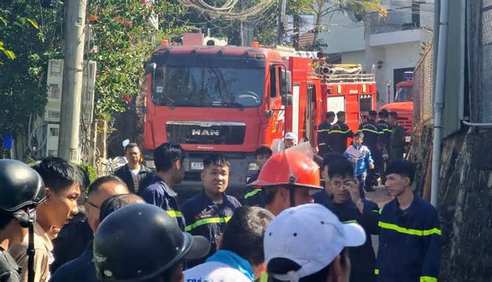 Đà Lạt: Nhà từ đường và nhà dân cháy rụi ngày 26 Tết