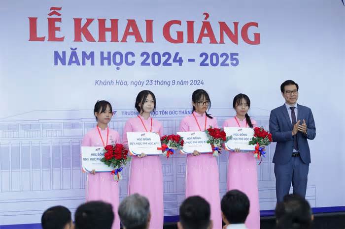 Đại học Tôn Đức Thắng Phân hiệu Khánh Hòa tổ chức khai giảng