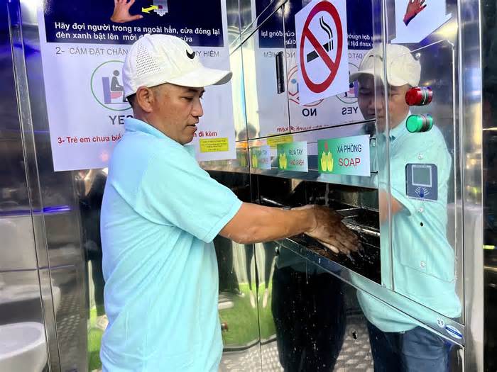 Phát triển mô hình nhà vệ sinh công cộng tự động tại TP Hồ Chí Minh