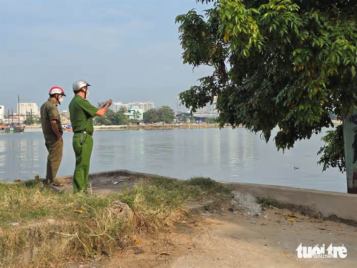 Điều tra vụ thi thể nam giới trôi trên sông Sài Gòn