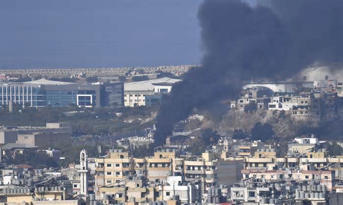 Israel không kích Beirut sau gần một tuần im ắng