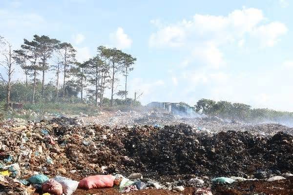 Nhiều bãi rác thải ở Đắk Nông đang quá tải